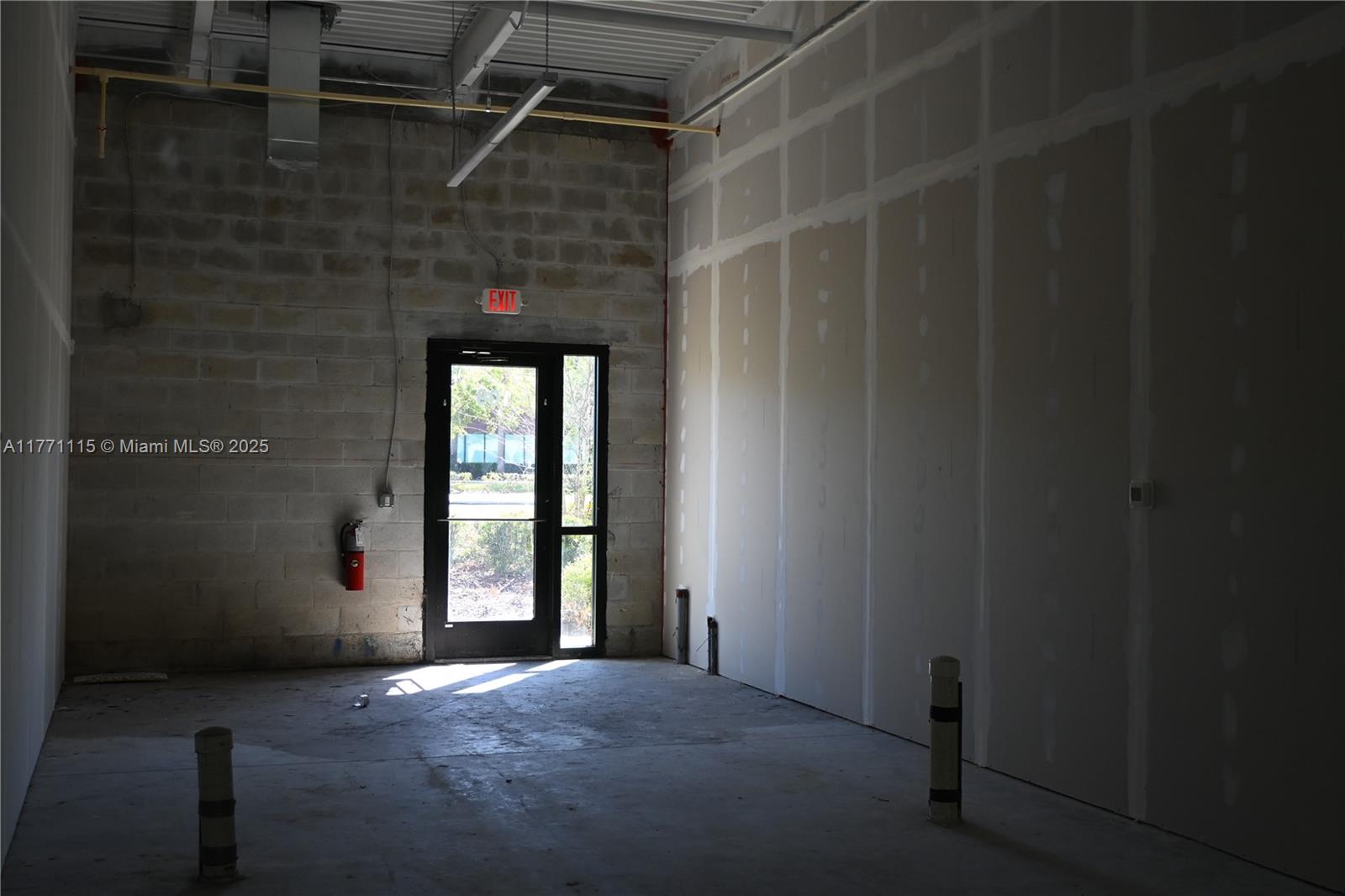 3370 Rouse Rd 109 Property Photo 10