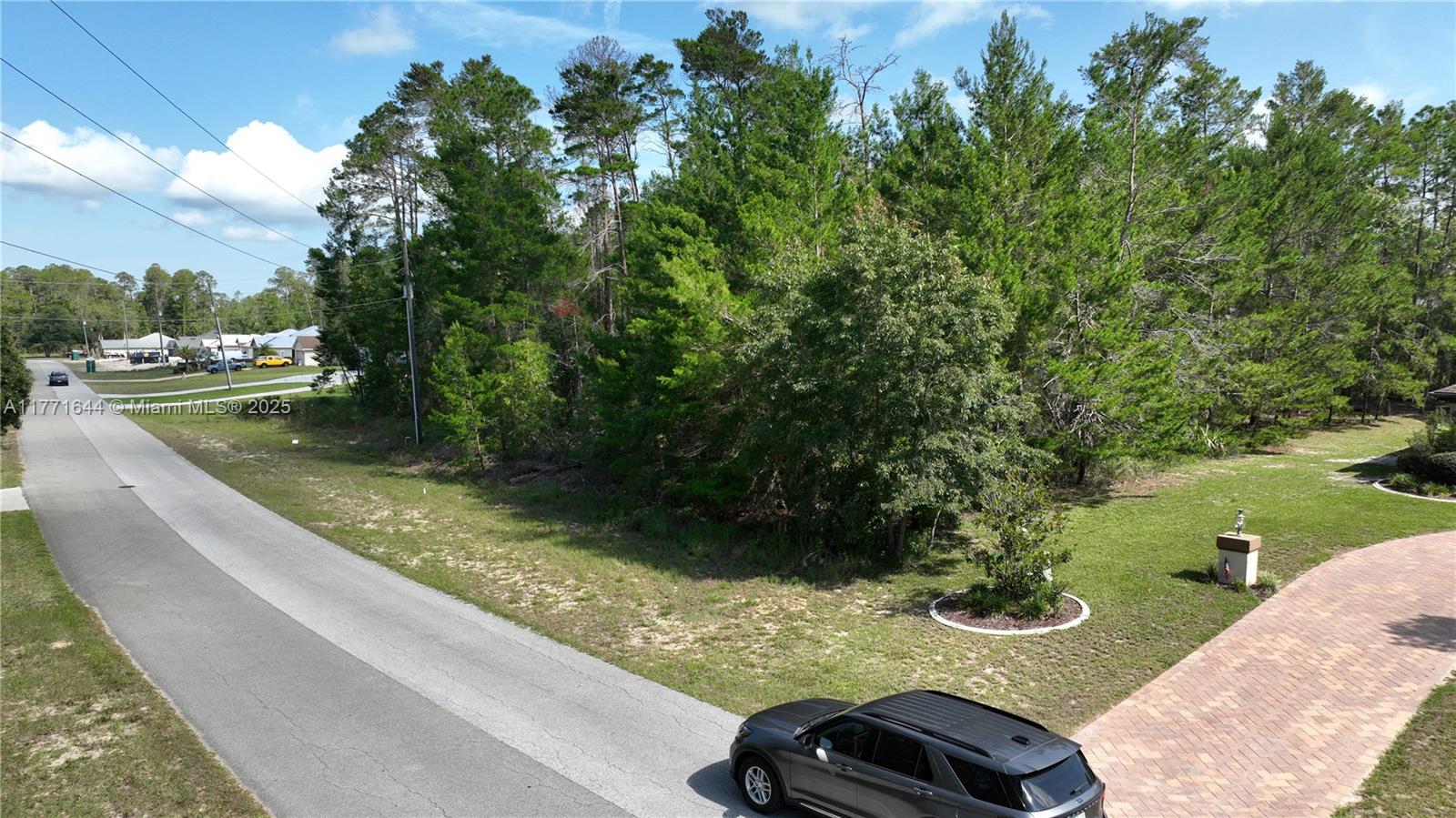 40 Village Center Dr Property Photo 1