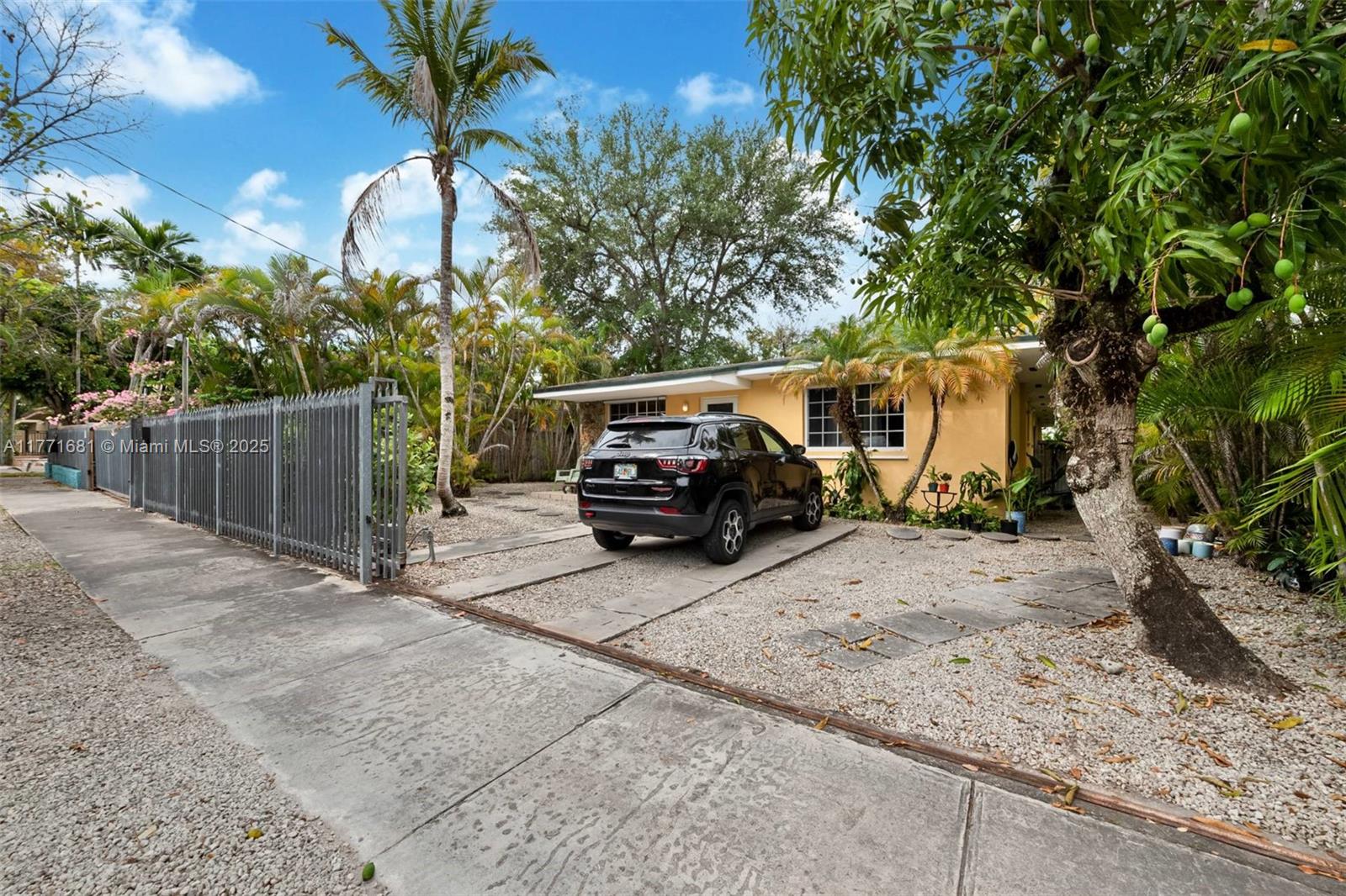 2960 Whitehead Street Property Photo