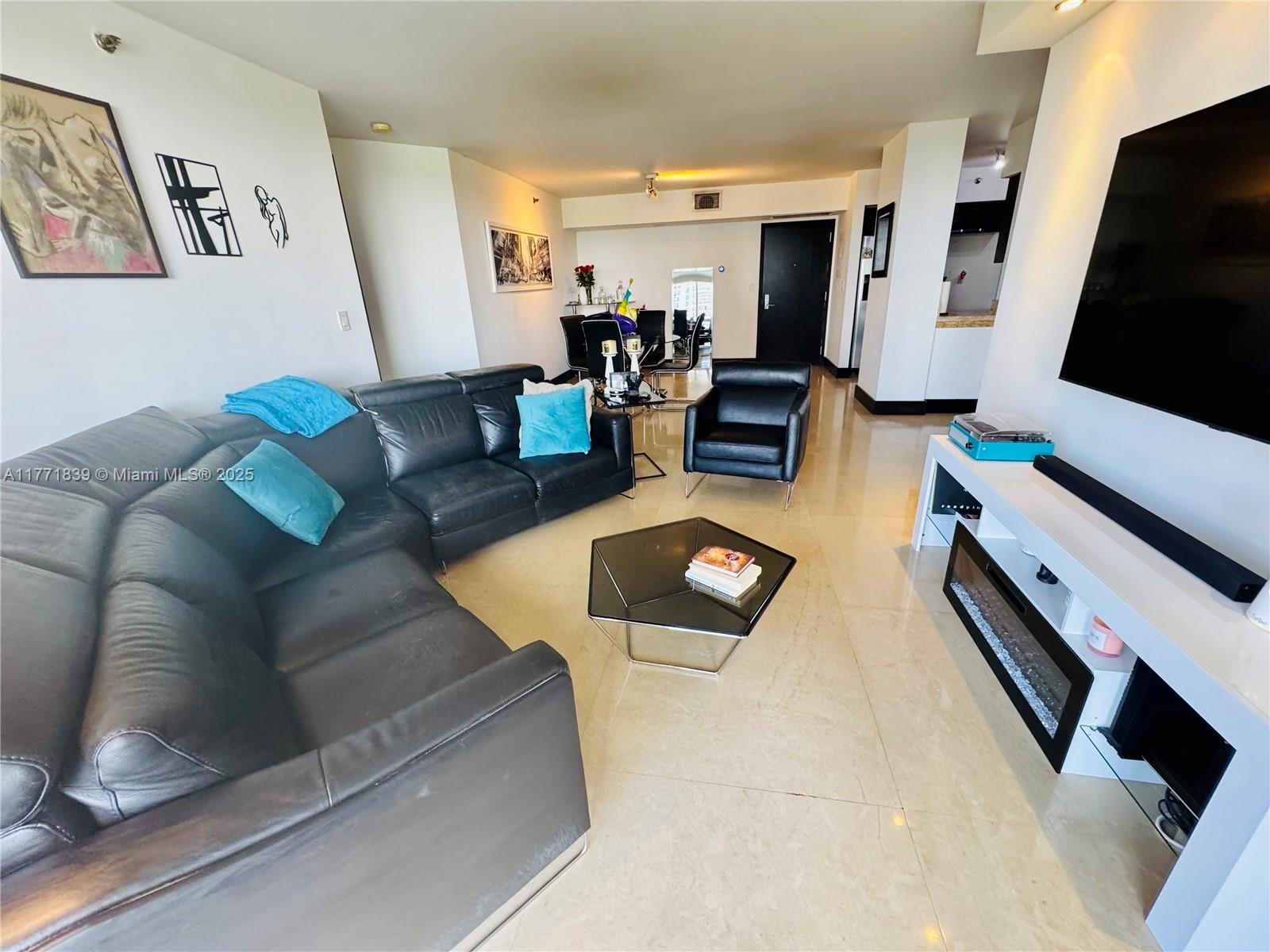 3600 Mystic Pointe Dr 1210 Property Photo 8