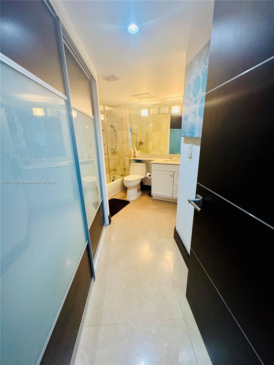 3600 Mystic Pointe Dr 1210 Property Photo 19