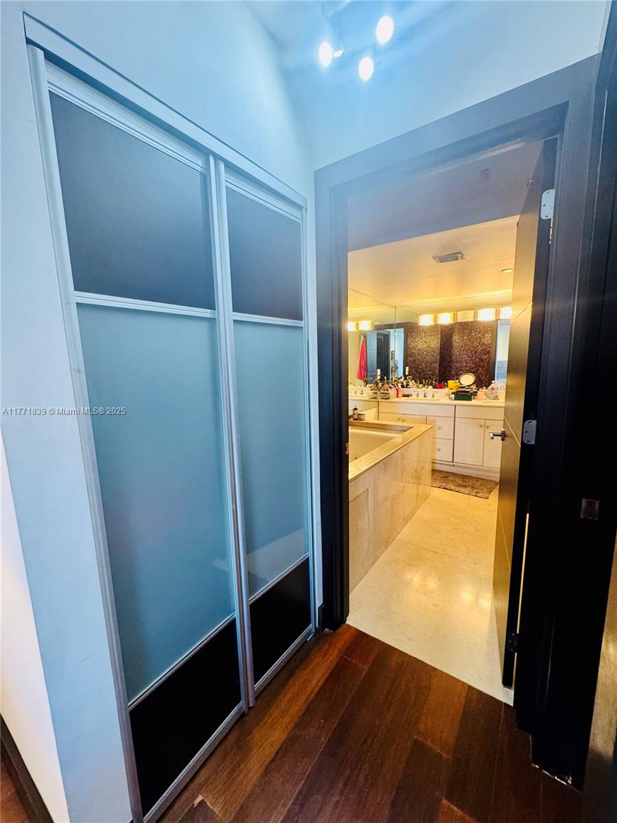 3600 Mystic Pointe Dr 1210 Property Photo 26