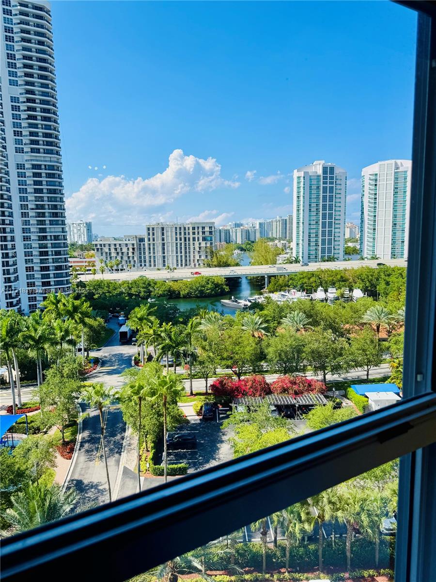 3600 Mystic Pointe Dr 1210 Property Photo 33