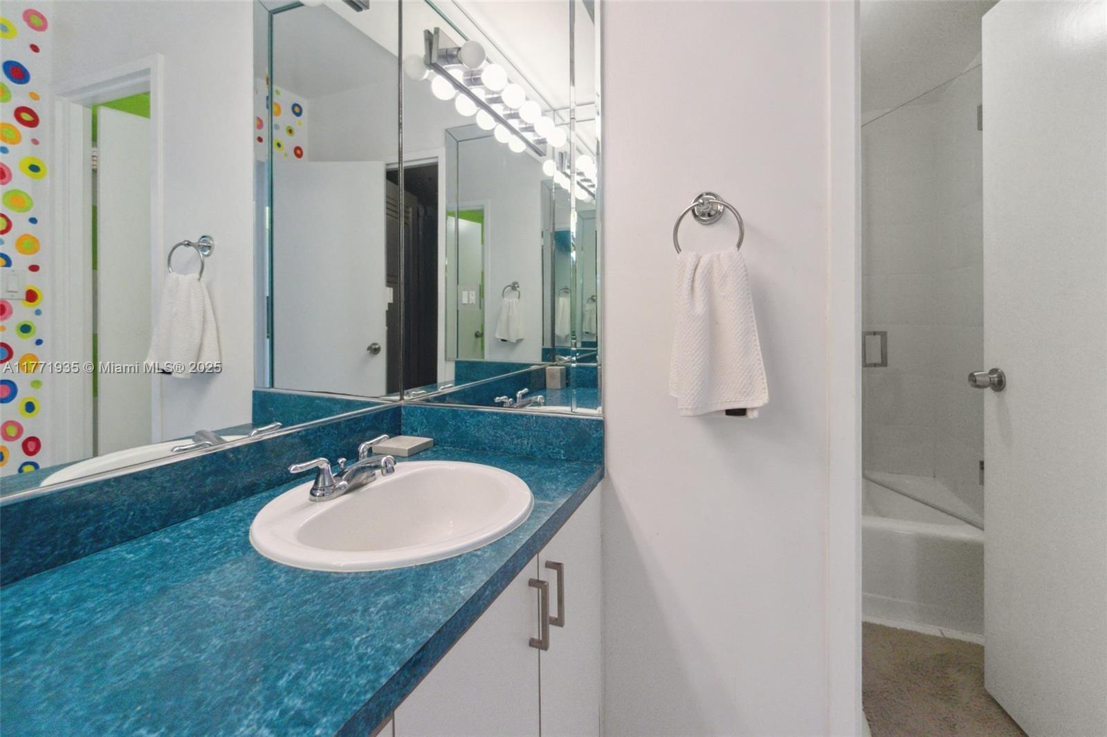100 Lincoln Rd 815 Property Photo 11