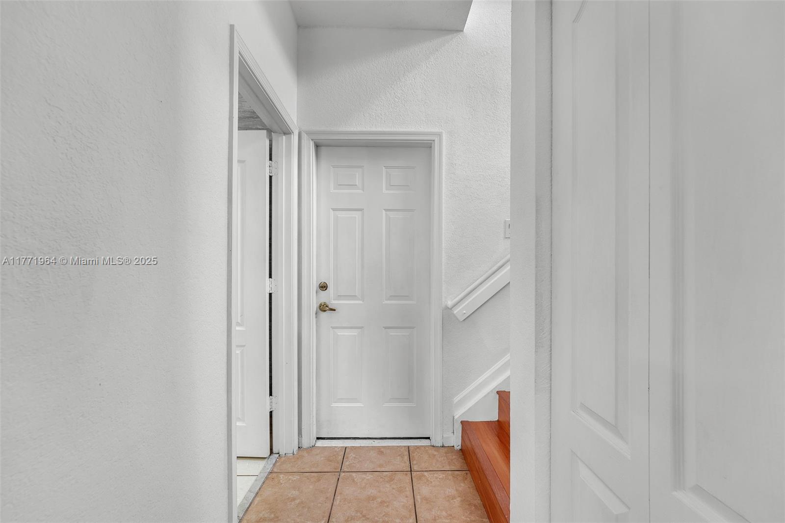 2260 Ne 37th Ter Property Photo 20