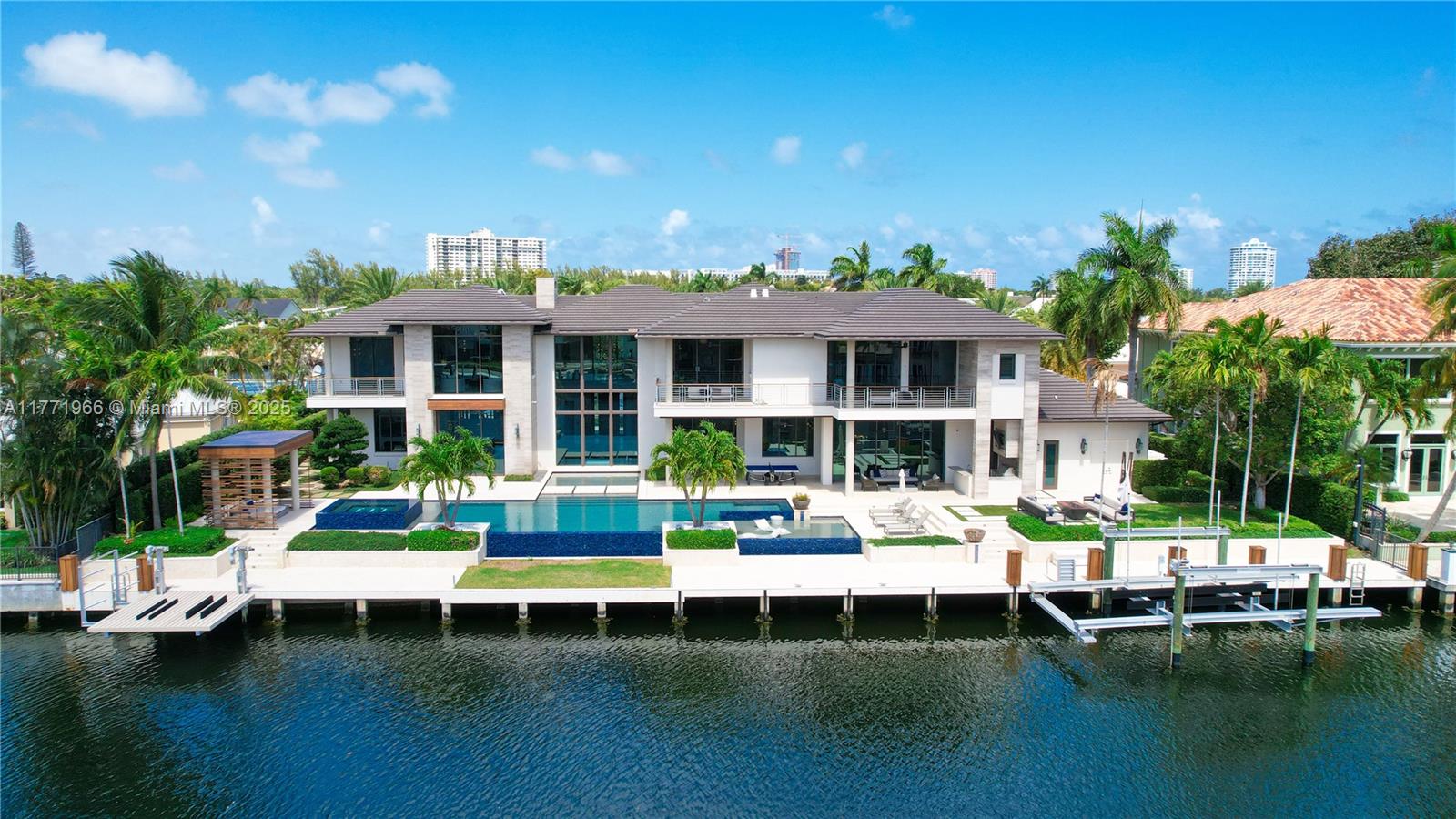 20 Compass Isle Property Photo 1