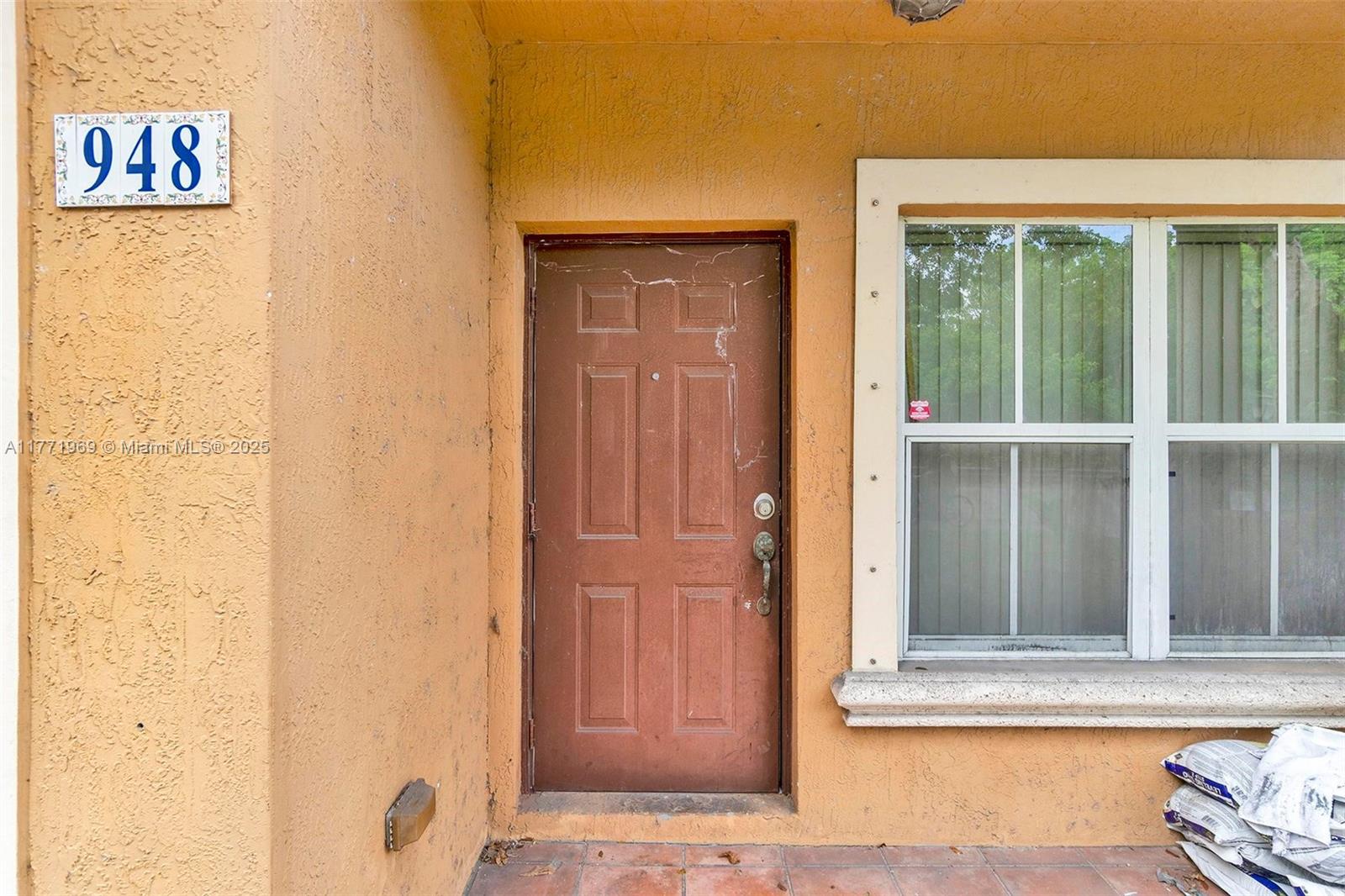 948 Sw 6th Ave Property Photo 5