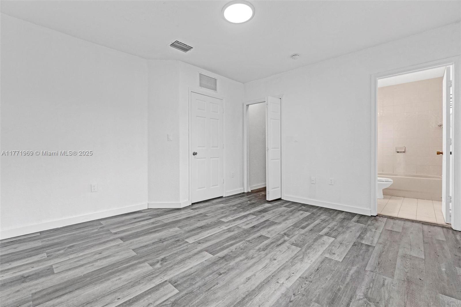 948 Sw 6th Ave Property Photo 13