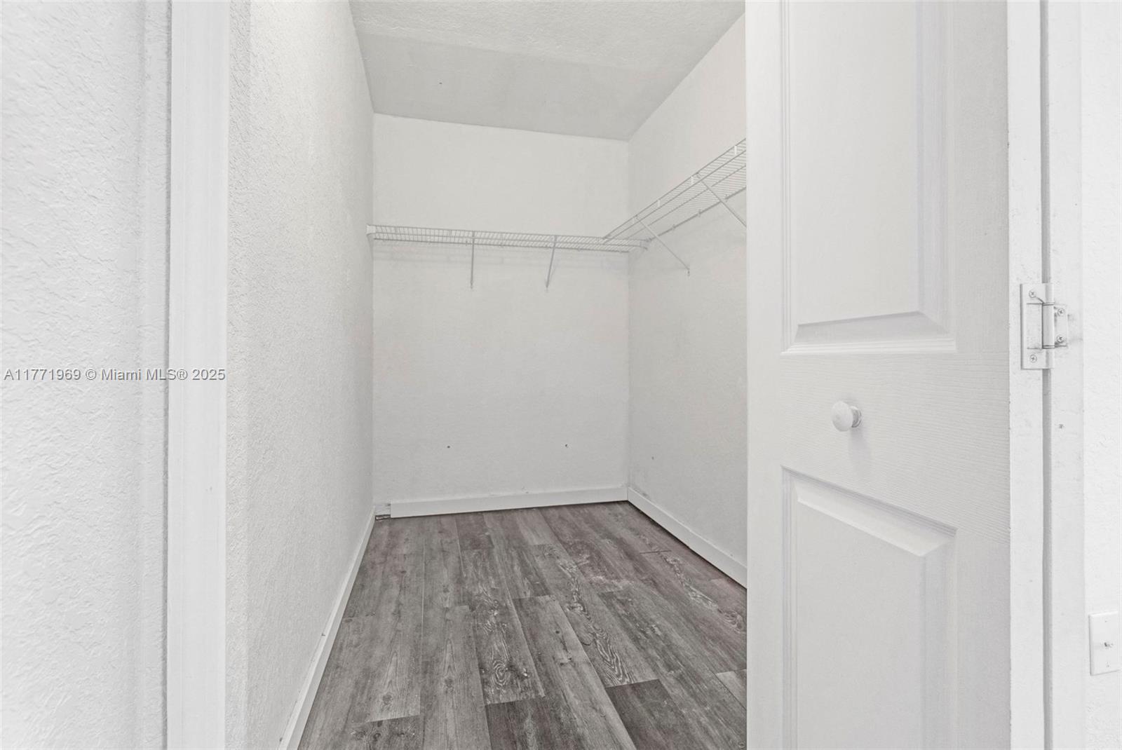 948 Sw 6th Ave Property Photo 15