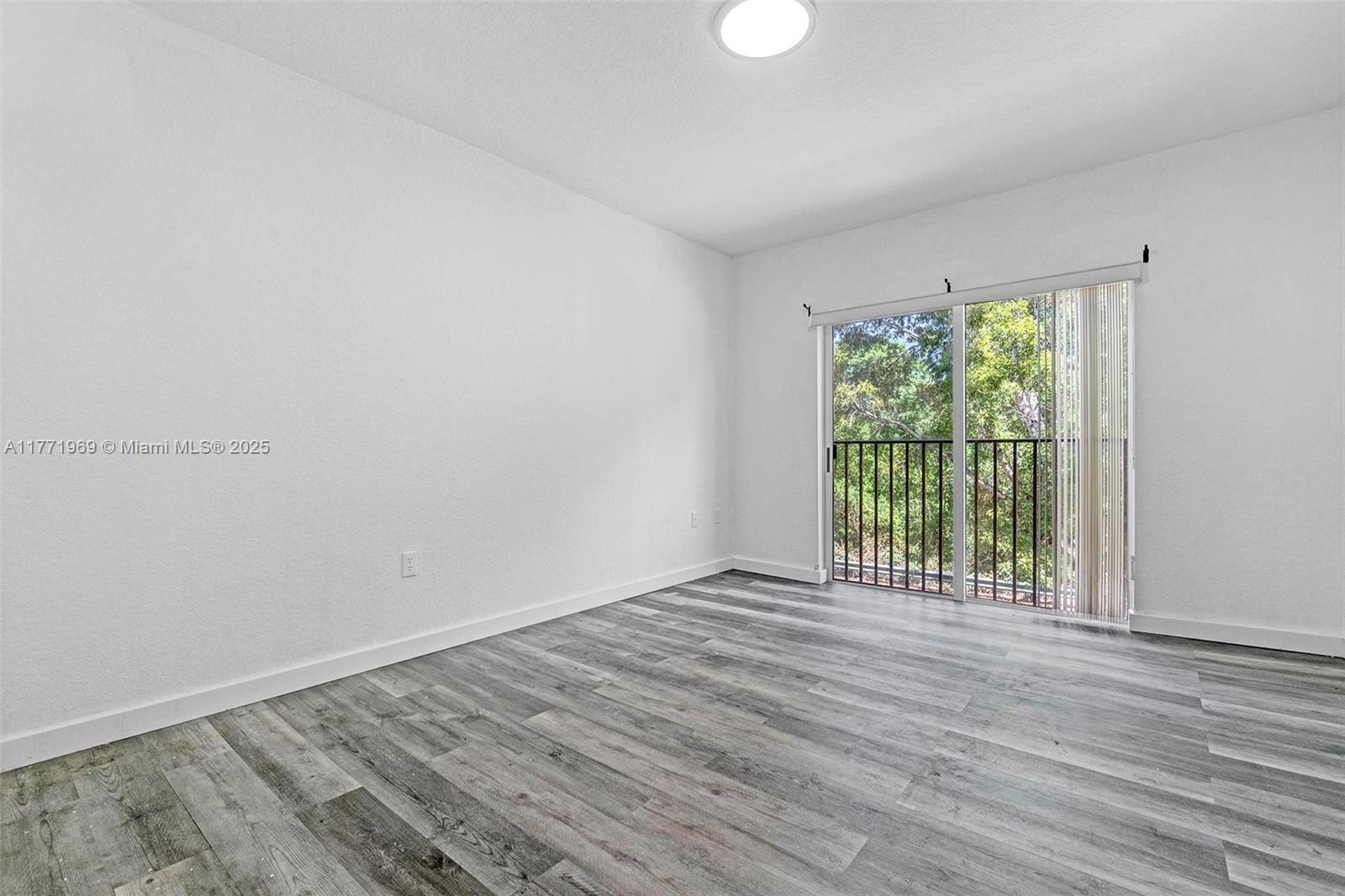 948 Sw 6th Ave Property Photo 21