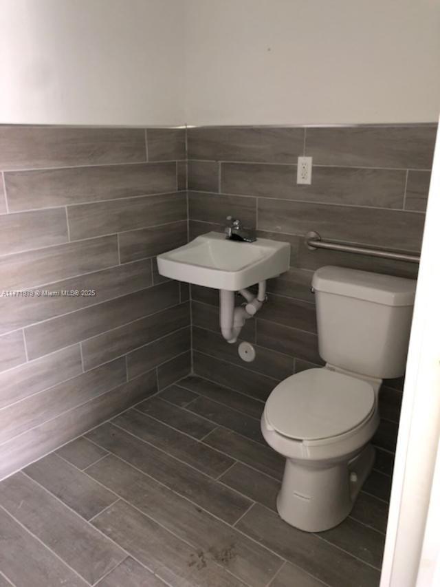 2201 Nw 27th Ave 2201 Property Photo 3