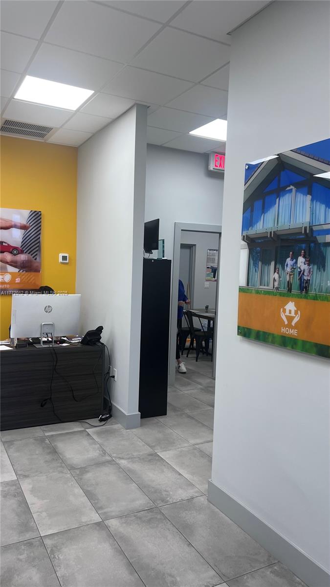 40 Se Insurance Franchise Property Photo 2
