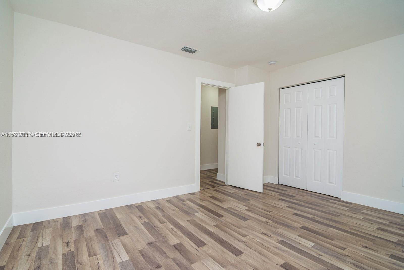 2542 Fillmore St Property Photo 9