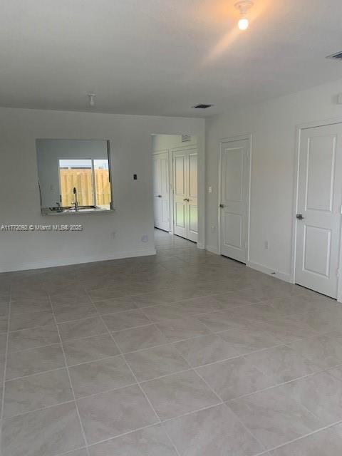 480 Ne 5th St Property Photo 8