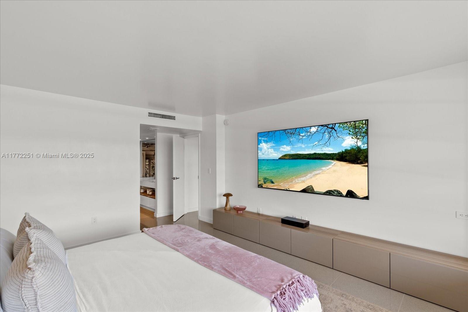 155 Ocean Lane Dr 208 Property Photo 17