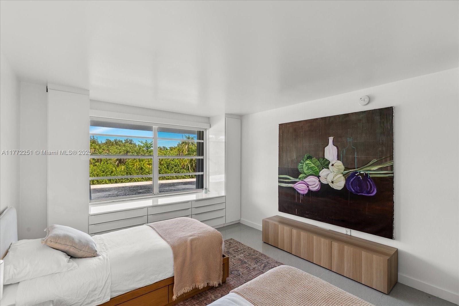 155 Ocean Lane Dr 208 Property Photo 20