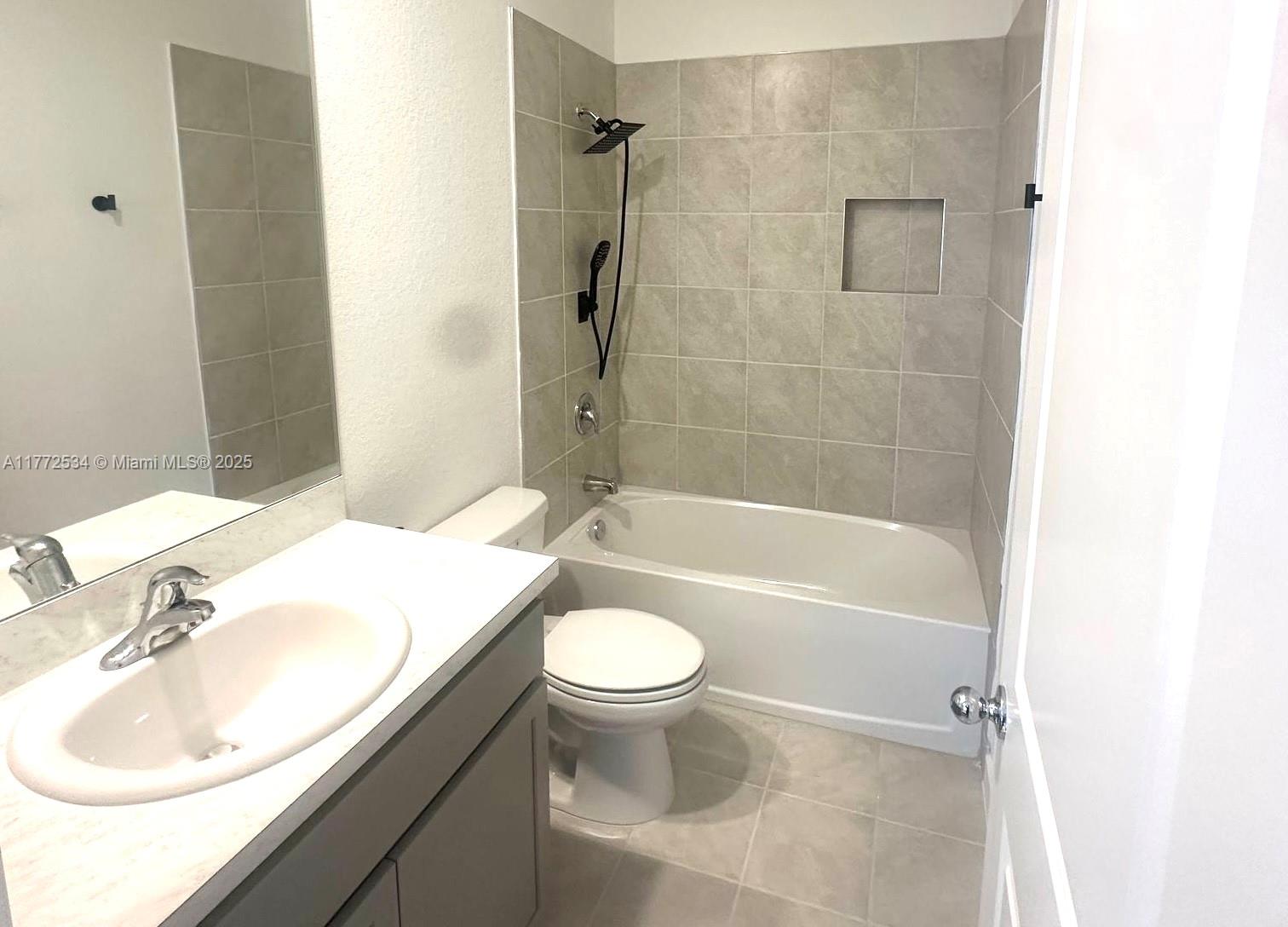 437 Ne 13th St 437 Property Photo 6