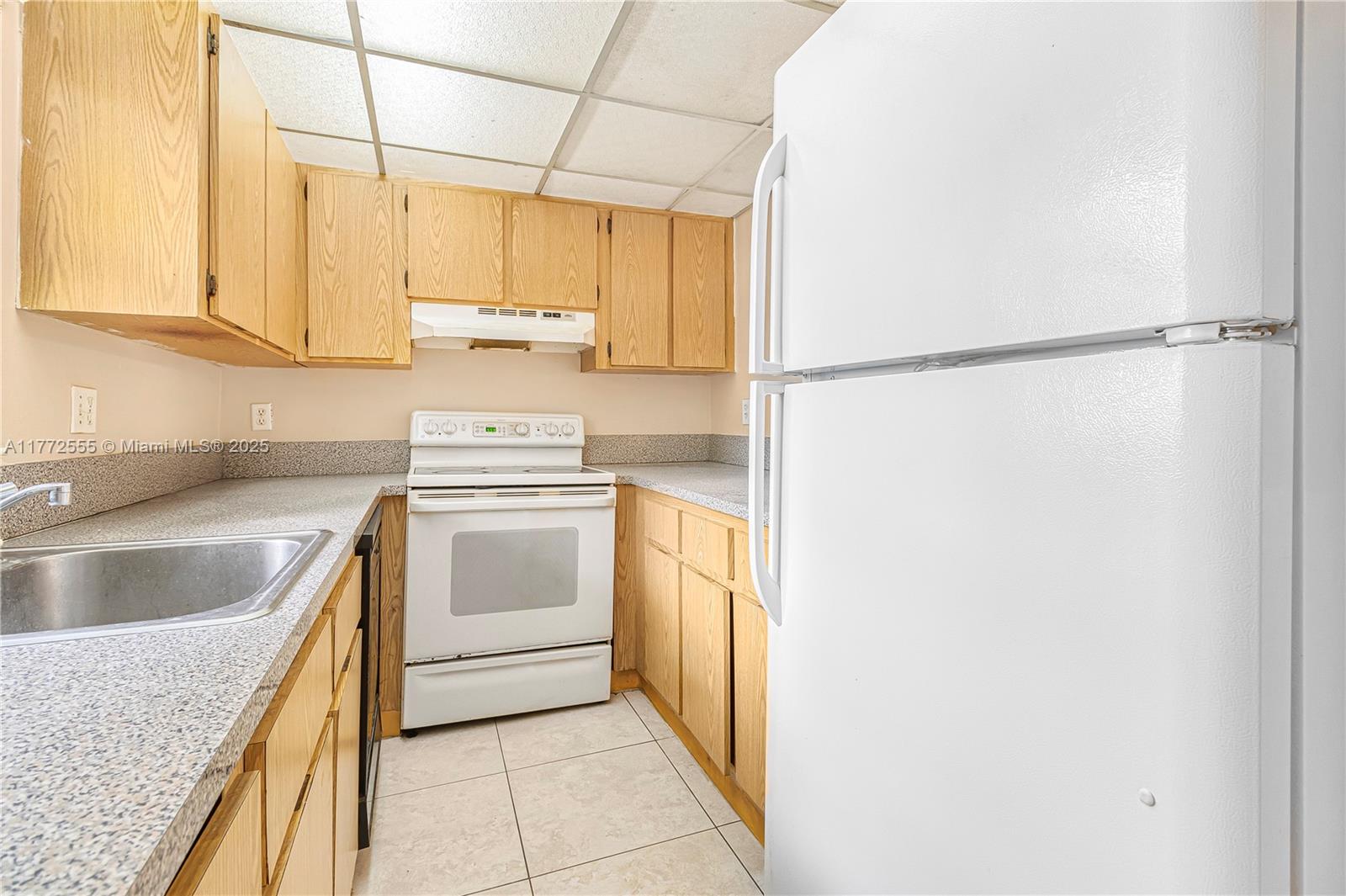 1630 Sandpiper Blvd - Property Photo 7