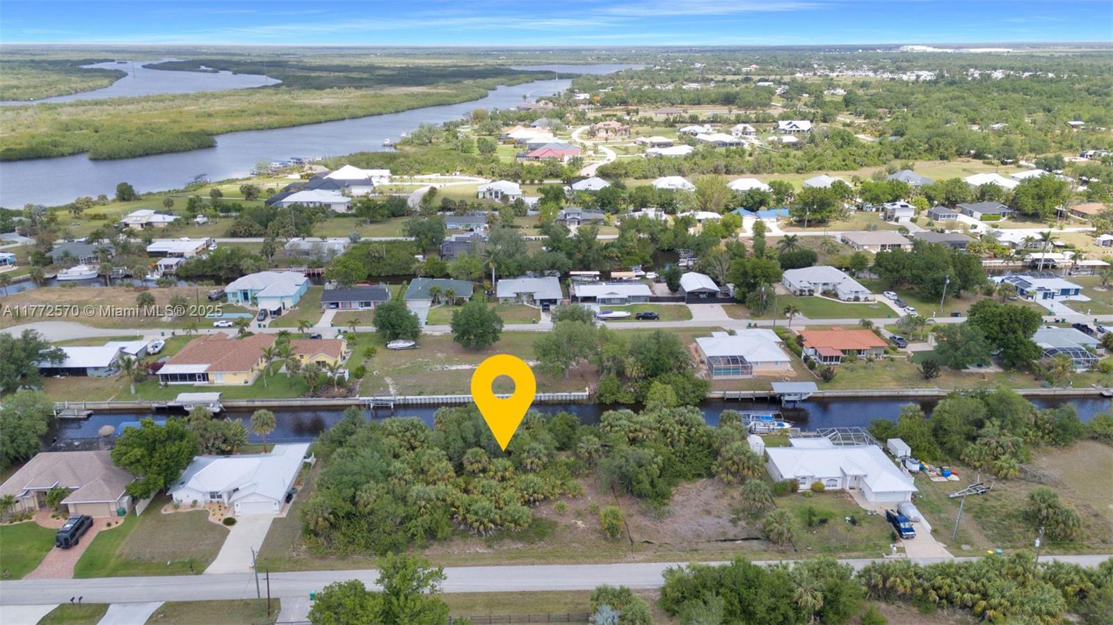 28450 Sabal Palm Dr Property Photo 4