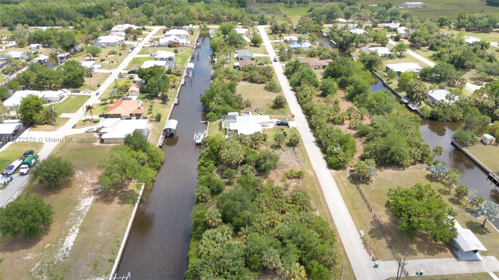 28450 Sabal Palm Dr Property Photo 18