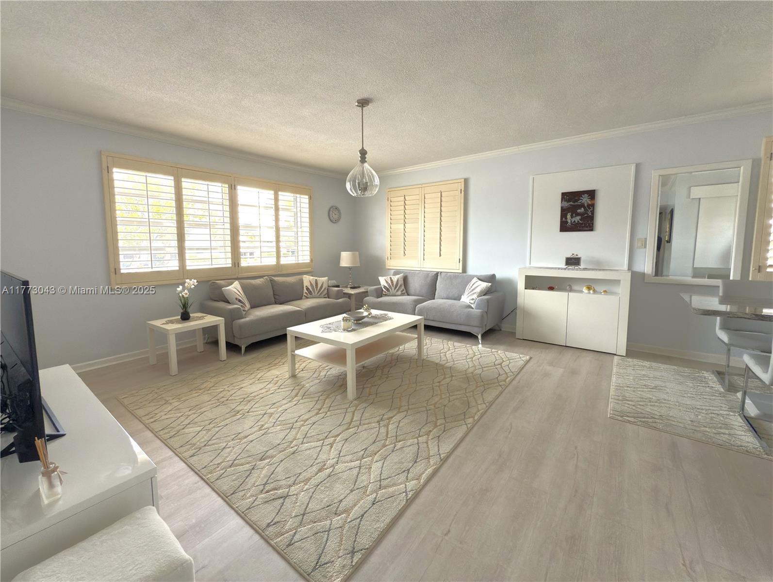 2340 Ne 9th St 210 Property Photo 3