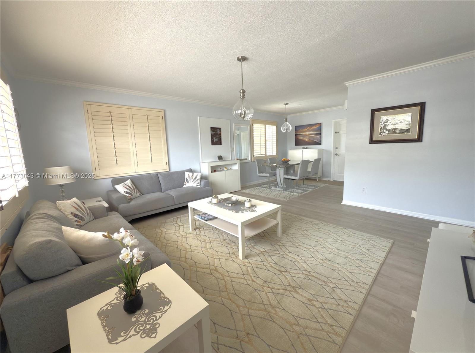 2340 Ne 9th St 210 Property Photo 4