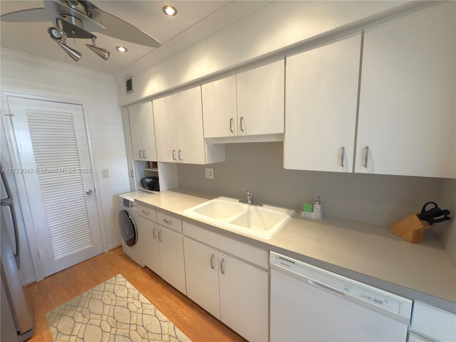 2340 Ne 9th St 210 Property Photo 7