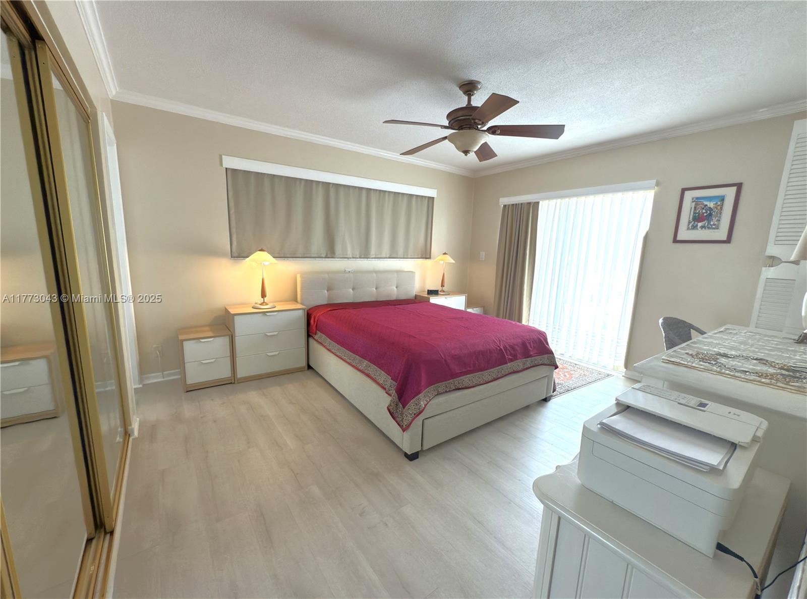 2340 Ne 9th St 210 Property Photo 10