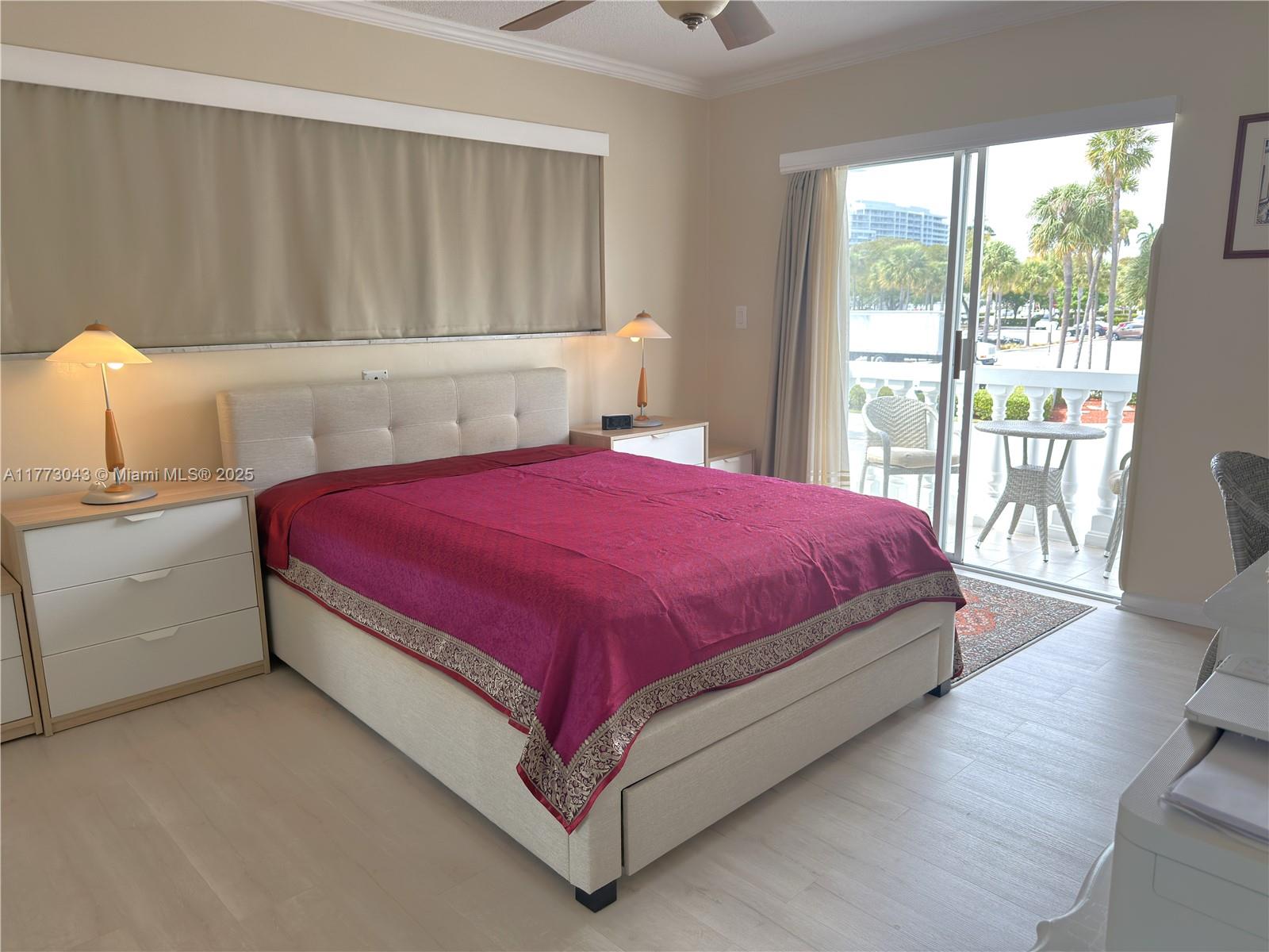 2340 Ne 9th St 210 Property Photo 12