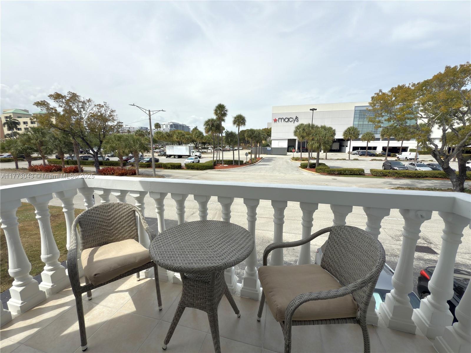 2340 Ne 9th St 210 Property Photo 16