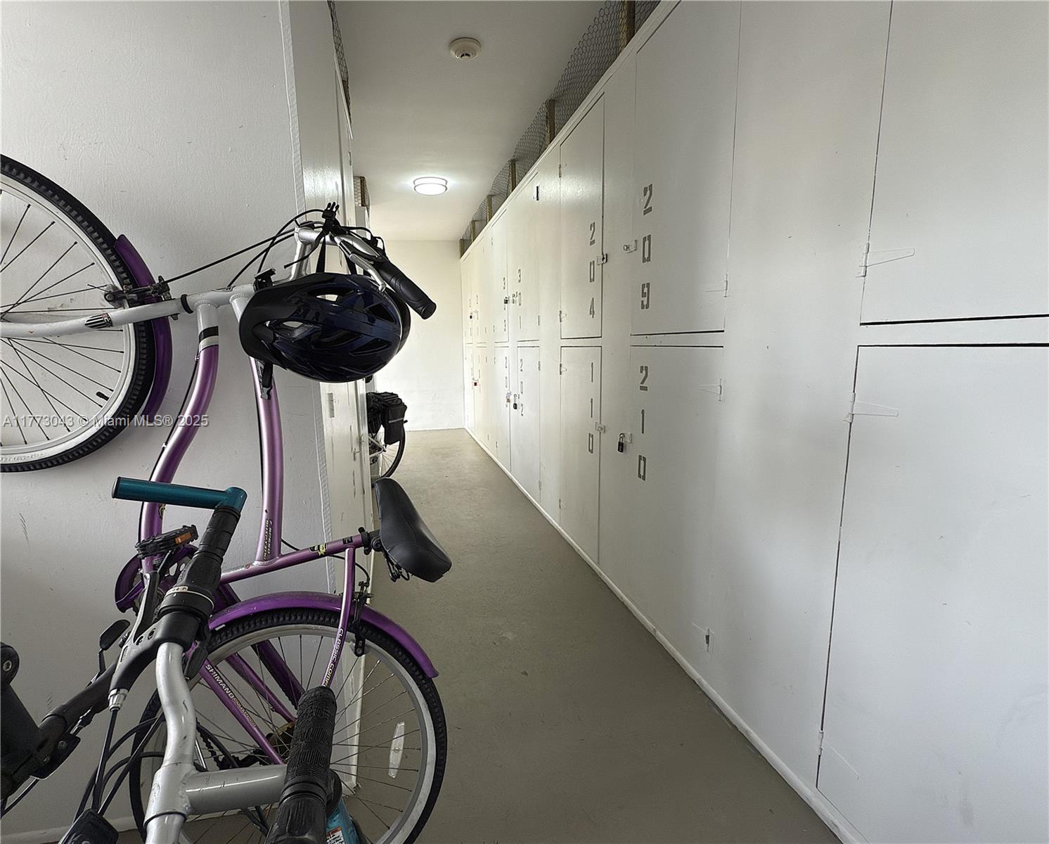 2340 Ne 9th St 210 Property Photo 24