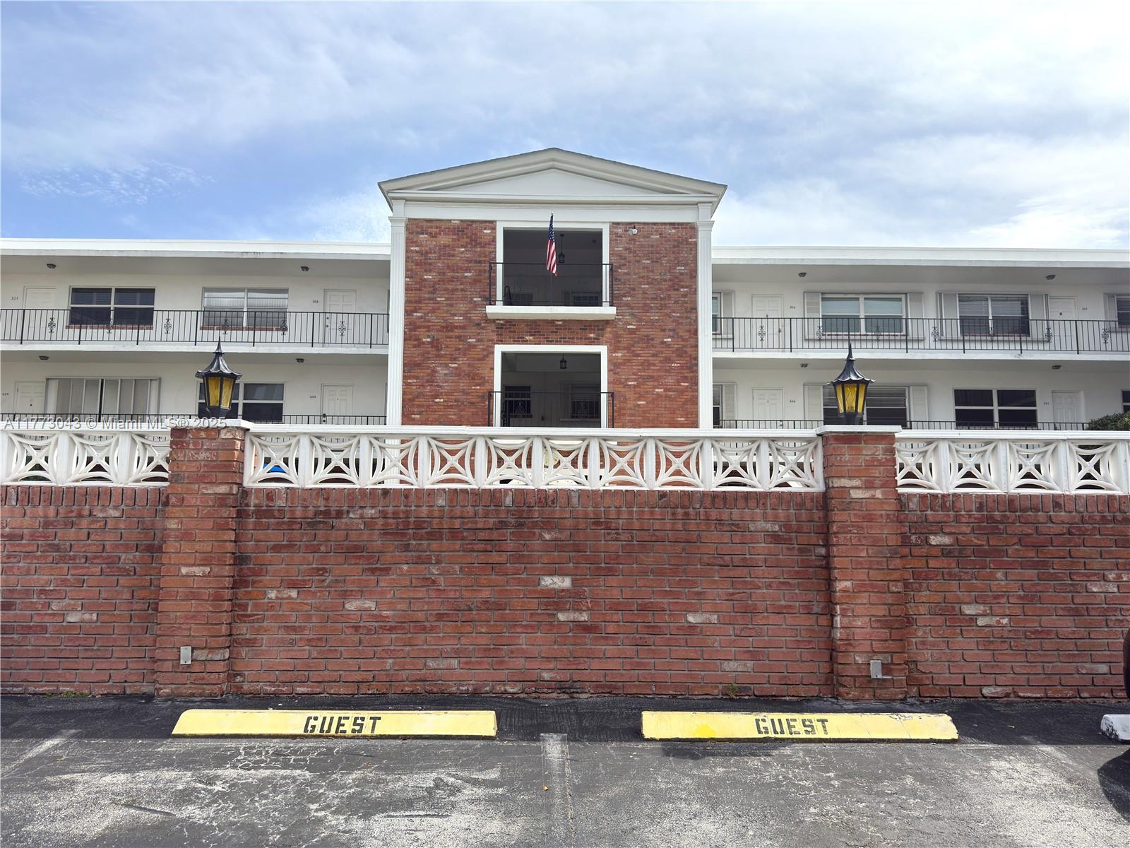 2340 Ne 9th St 210 Property Photo 25