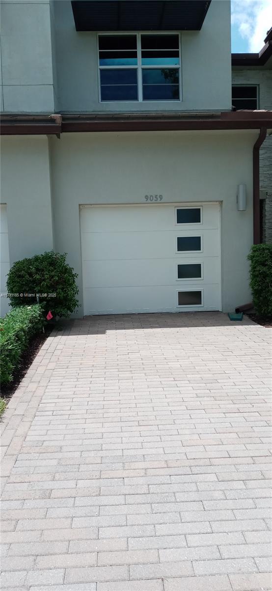 9059 Kingsmoor Way Property Photo 1