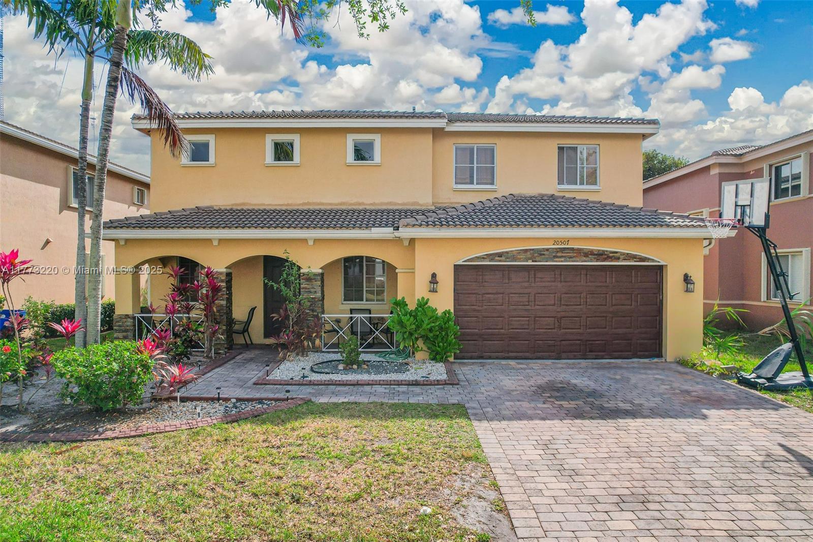20507 Nw 9th Ave Property Photo