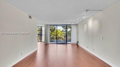 200 Leslie Dr 329 Property Photo 10