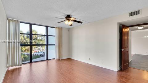 200 Leslie Dr 329 Property Photo 22