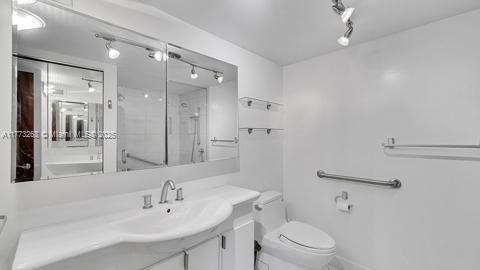 200 Leslie Dr 329 Property Photo 24