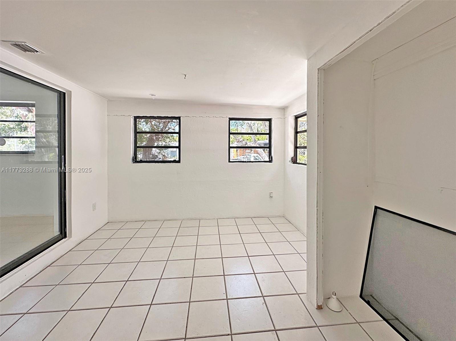 28 Bonefish Ave Property Photo 14