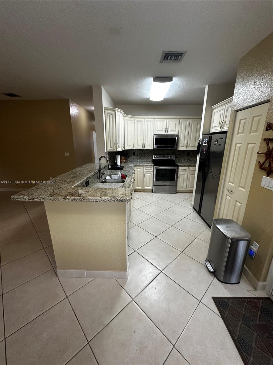 14215 Sw 294th St Property Photo 7
