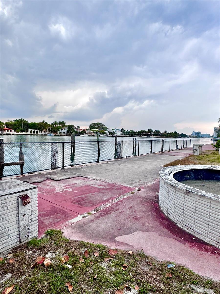 5255 Collins Ave Boat Slip E Property Photo 3