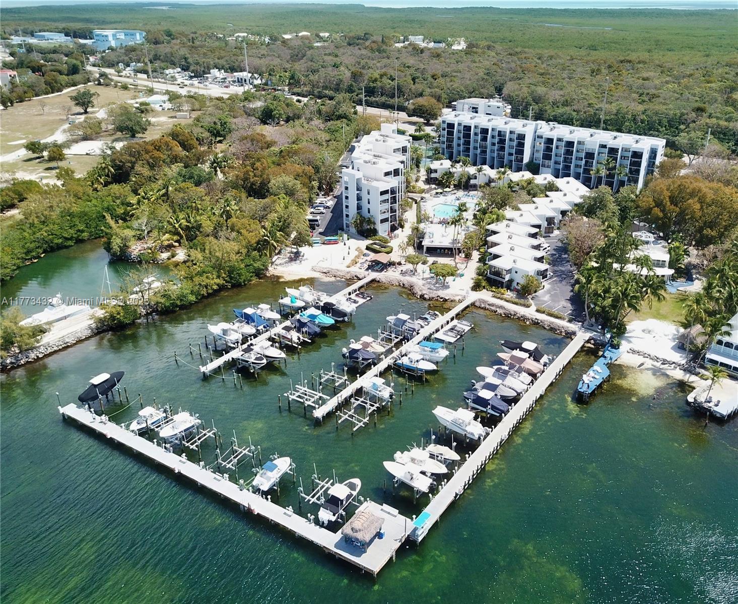 104350 Overseas Highway A-402 Property Photo 1