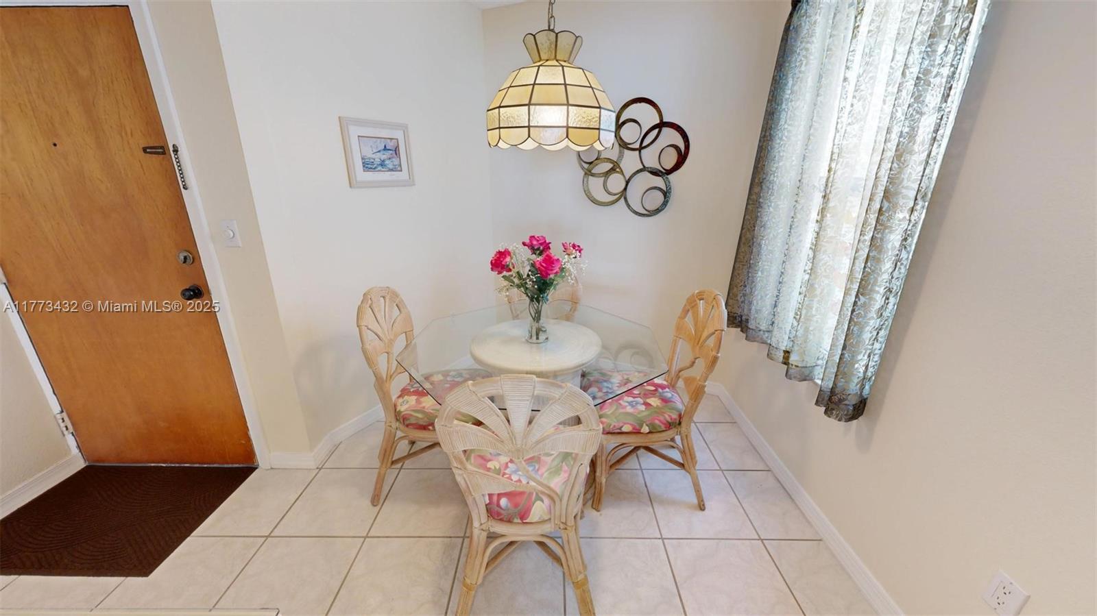 104350 Overseas Highway A-402 Property Photo 10