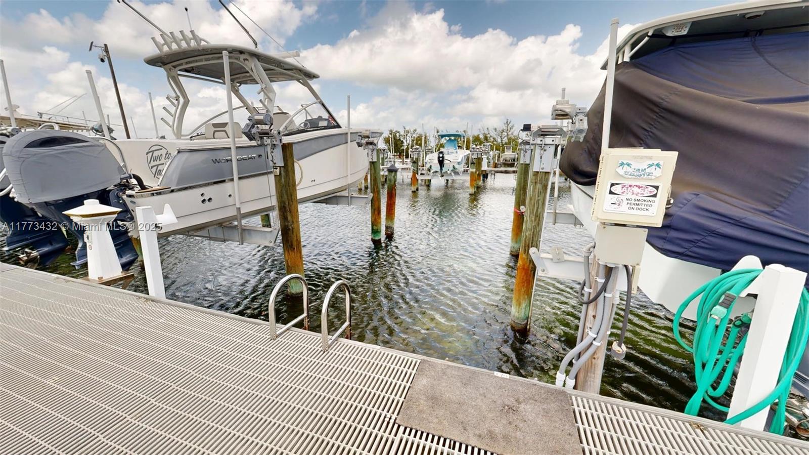 104350 Overseas Highway A-402 Property Photo 21