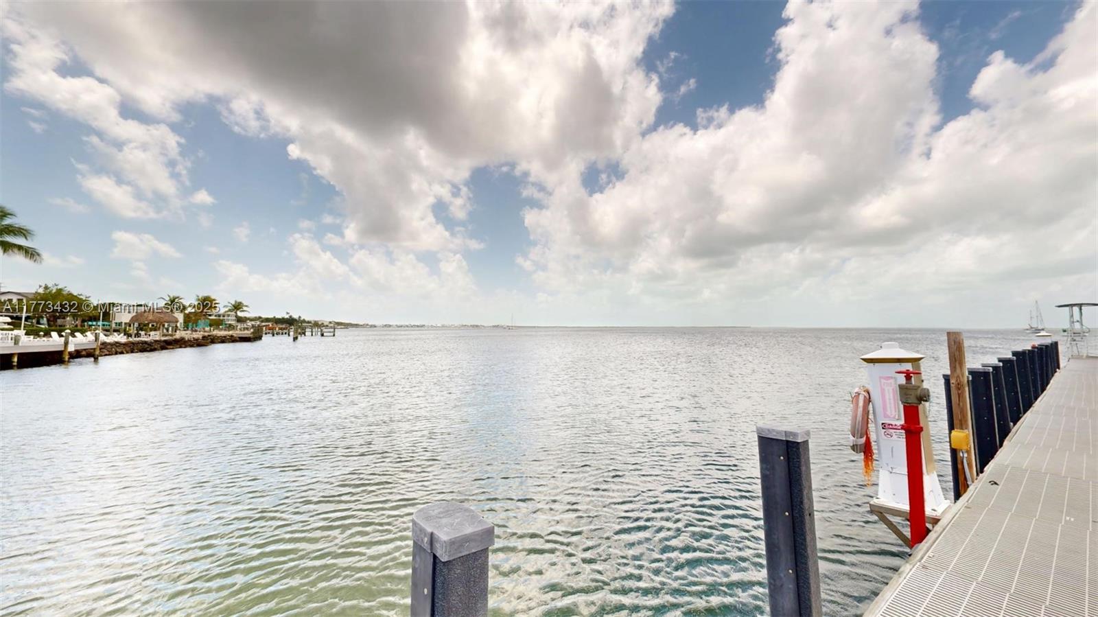 104350 Overseas Highway A-402 Property Photo 33