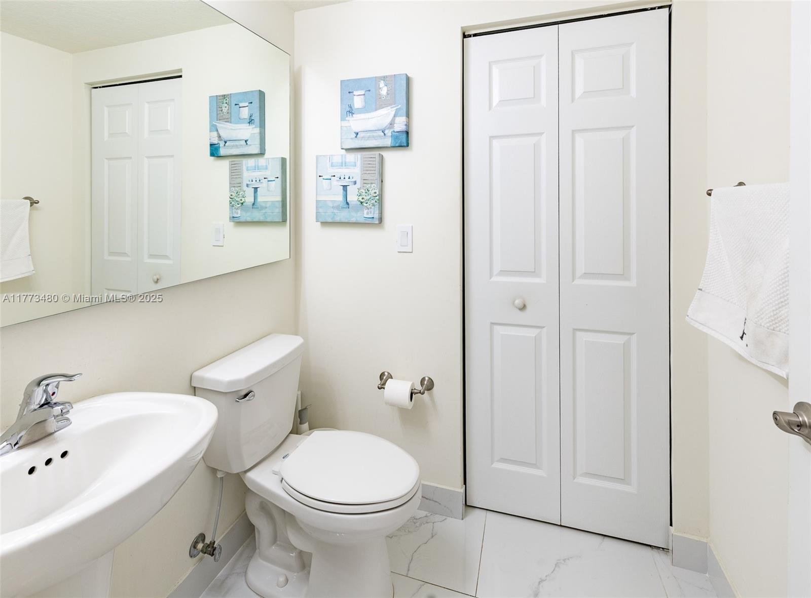 10572 W 35th Way Property Photo 7