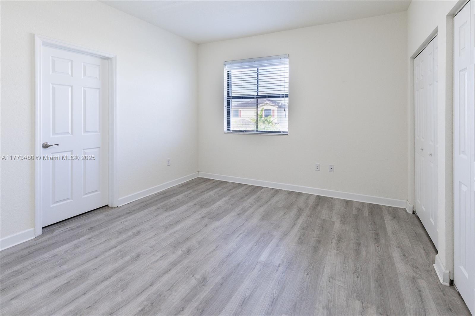 10572 W 35th Way Property Photo 18