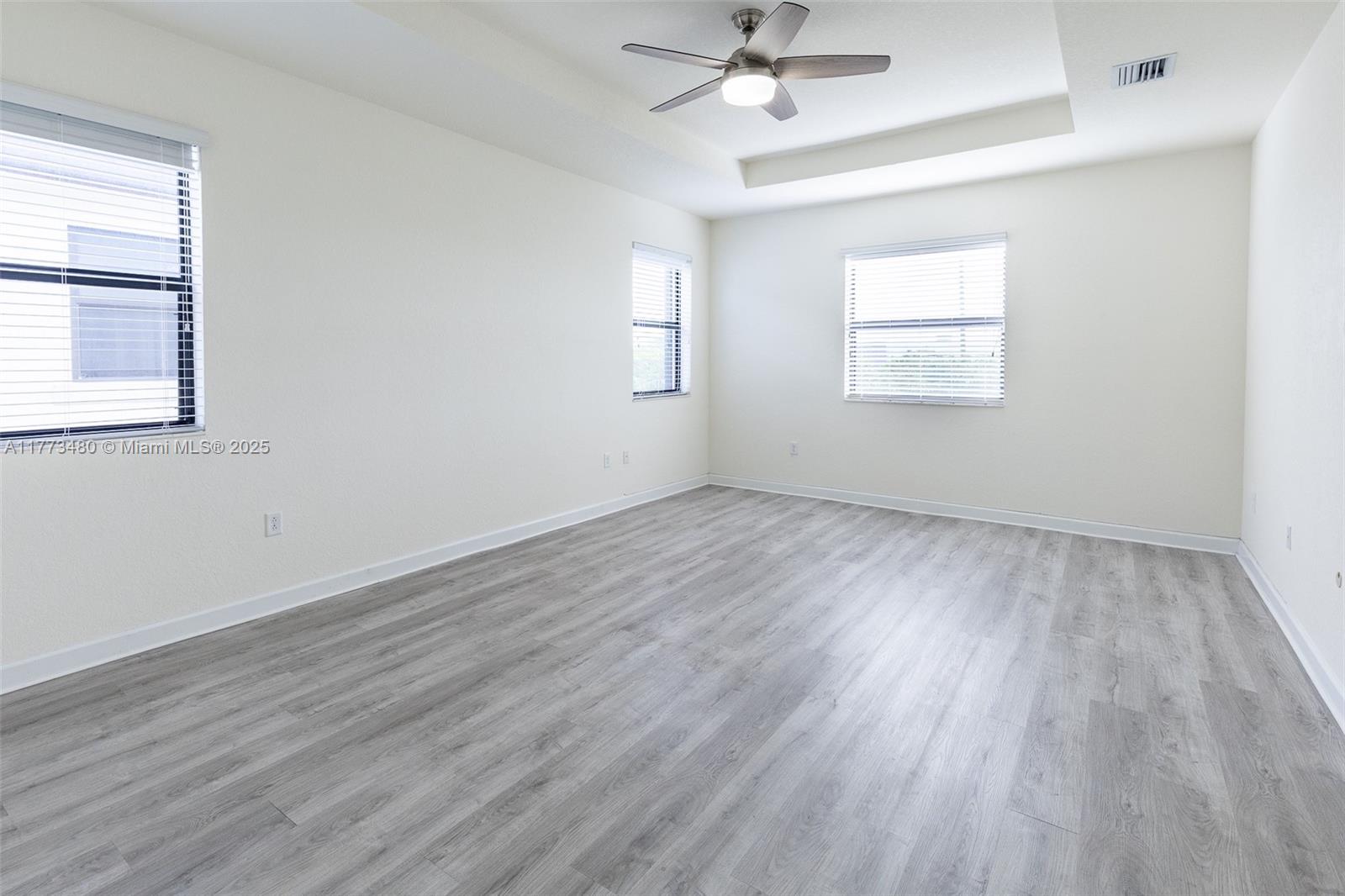 10572 W 35th Way Property Photo 24