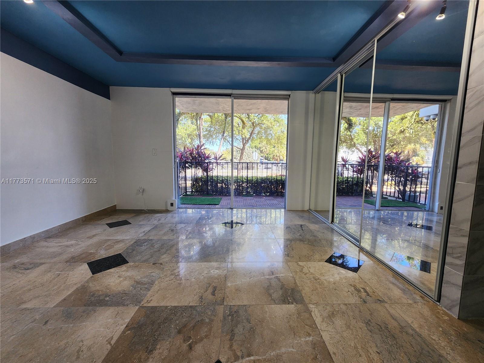 12500 Ne 15th Ave 112 Property Photo 1