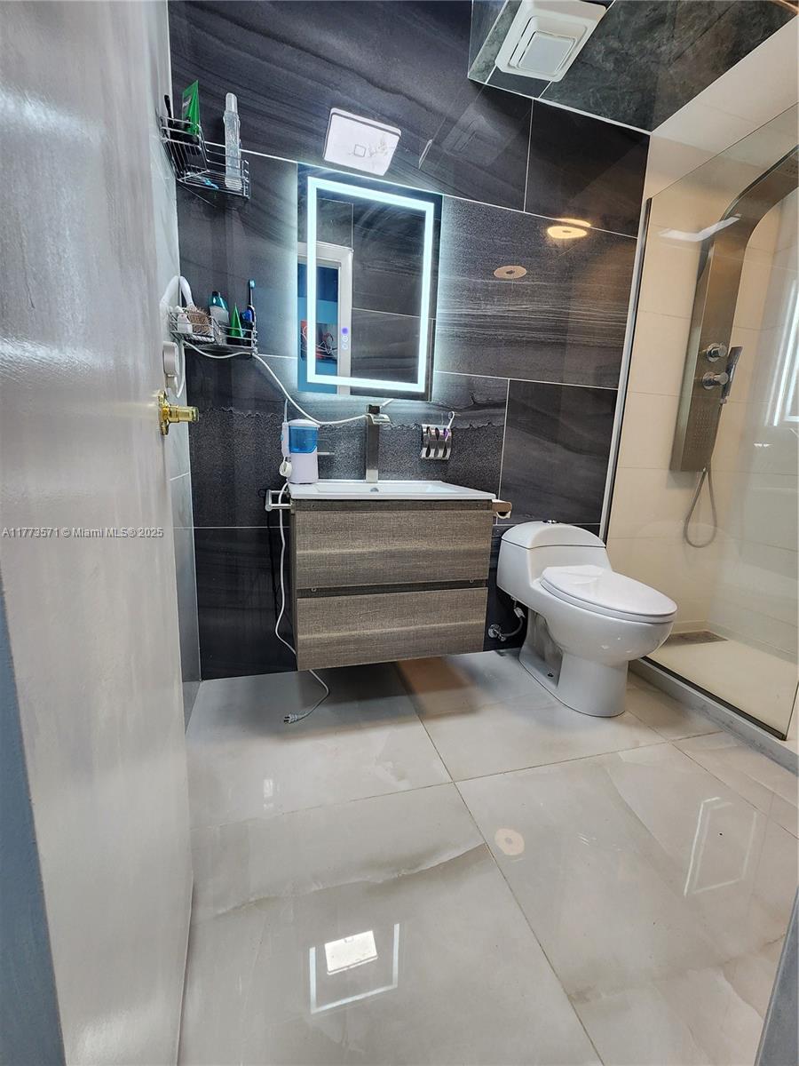 12500 Ne 15th Ave 112 Property Photo 13