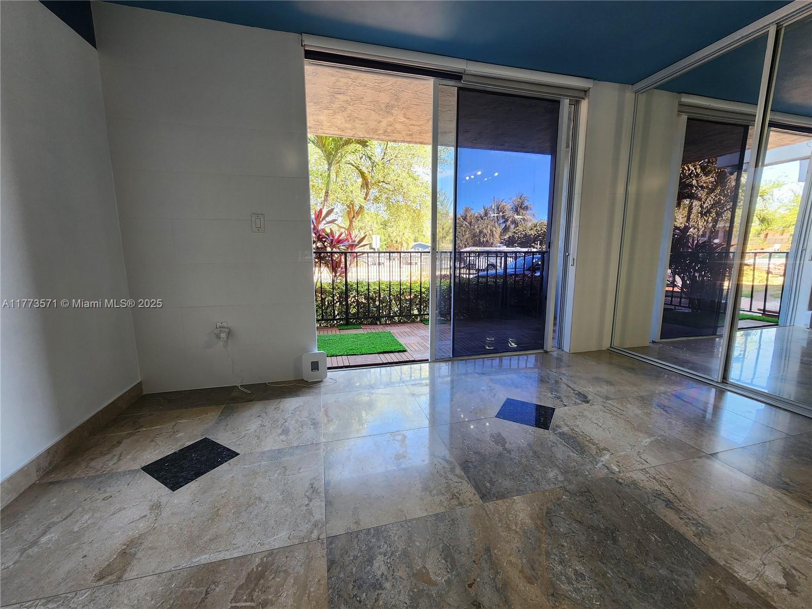 12500 Ne 15th Ave 112 Property Photo 18